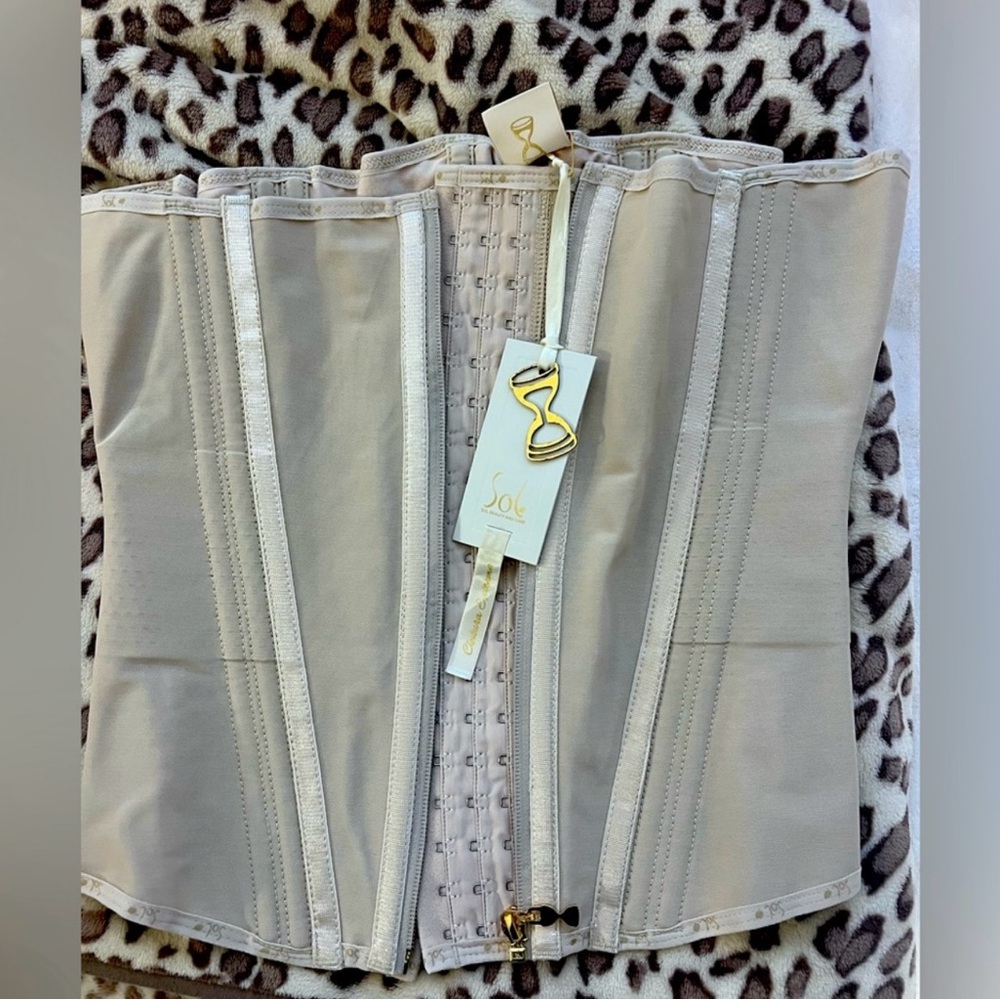 Elegant Beige waist trainer